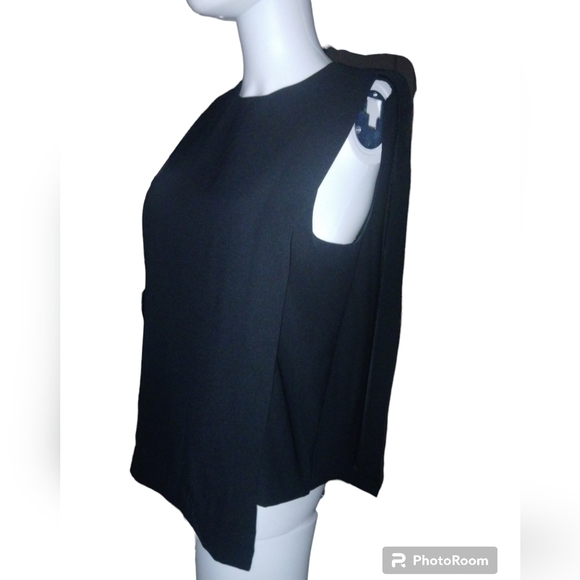 Grace willow Sweaters - Grace Willow‎ black sleeveless blouse   SZ 6 small